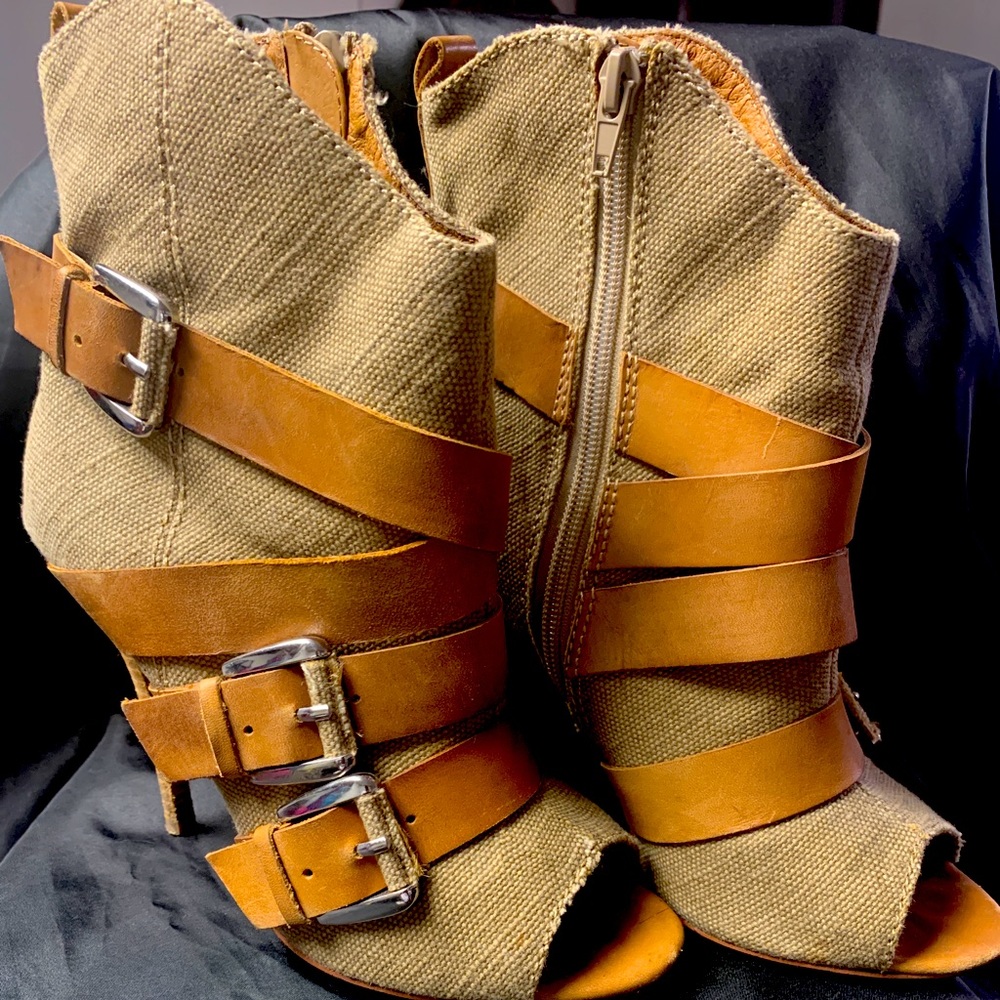 Nine West Peep Toe booties Size 7.5